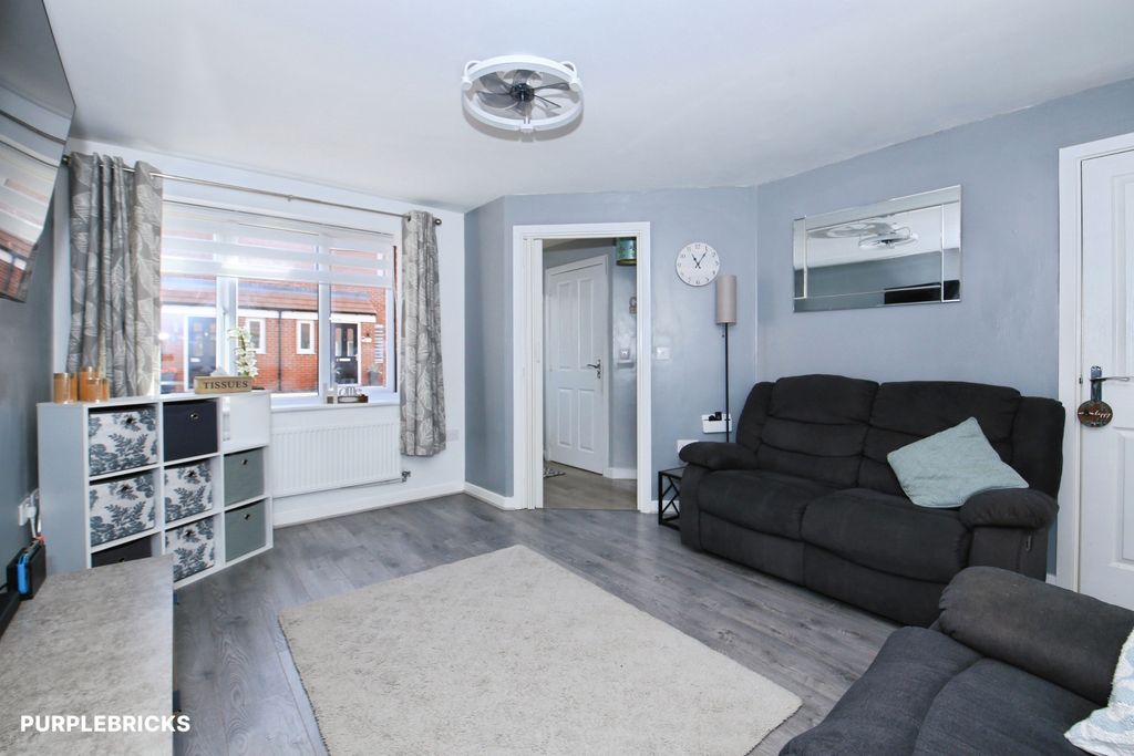 Property photo 3 of 17