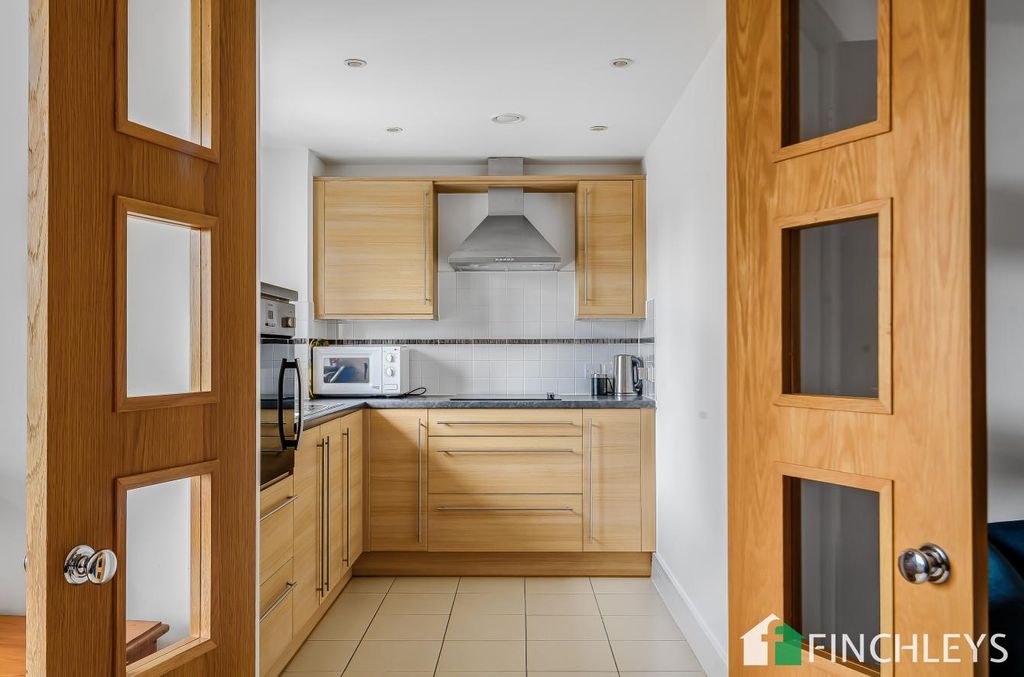 Property photo 3 of 10 Kitchen