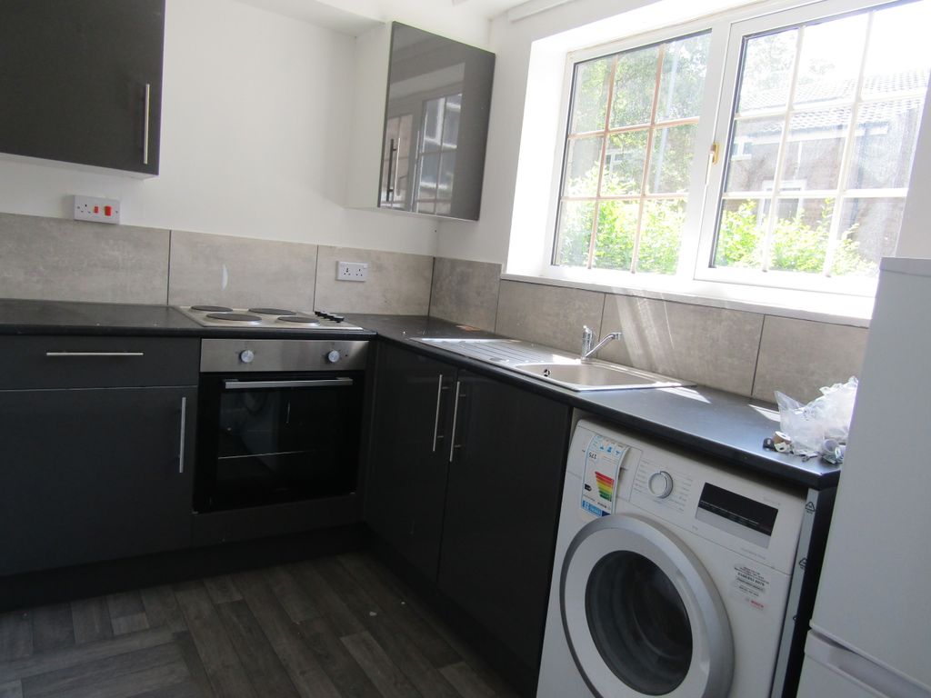 Property photo 1 of 2