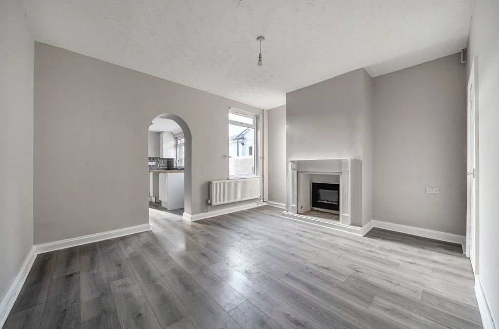 Property photo 3 of 10 Picture No. 05