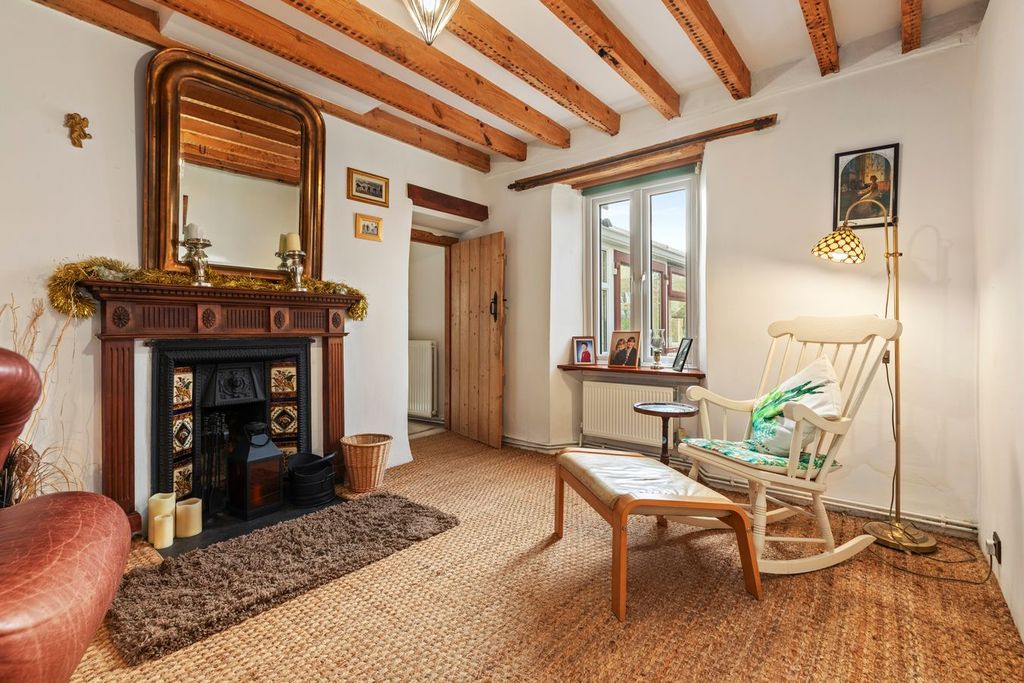 Property photo 2 of 31