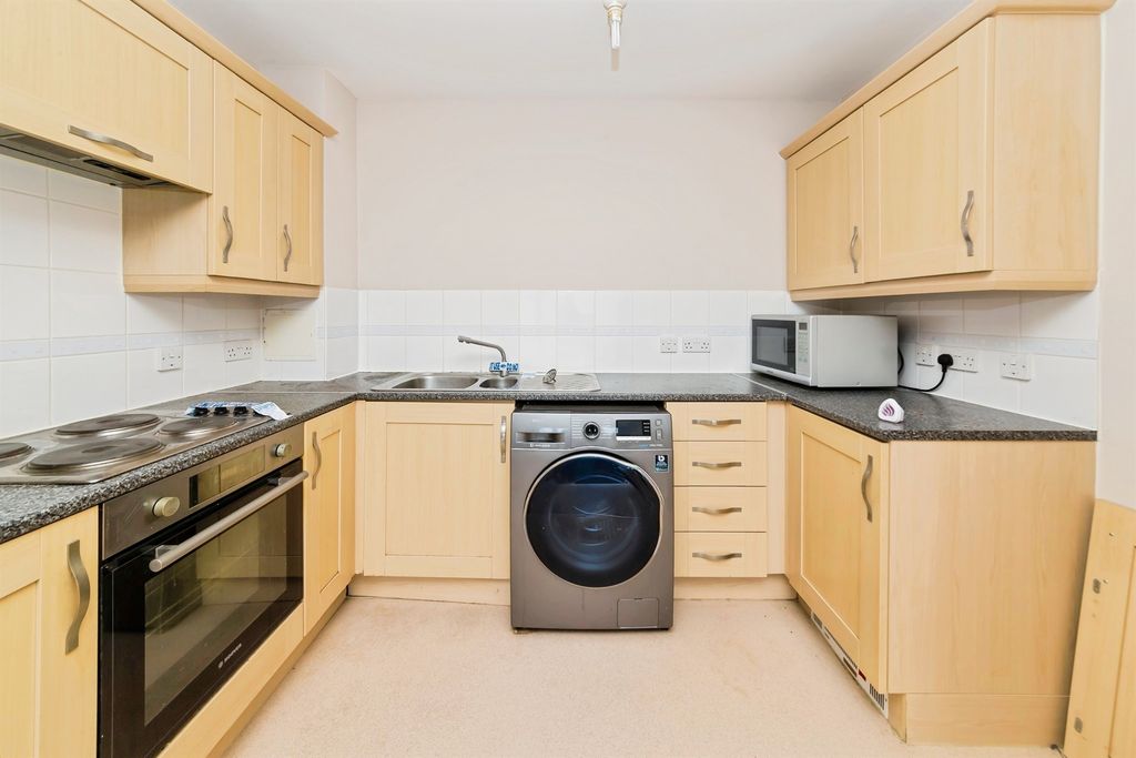 Property photo 2 of 15