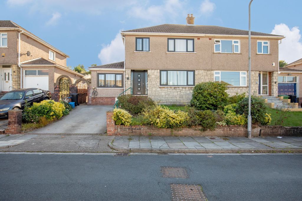 Property photo 1 of 26