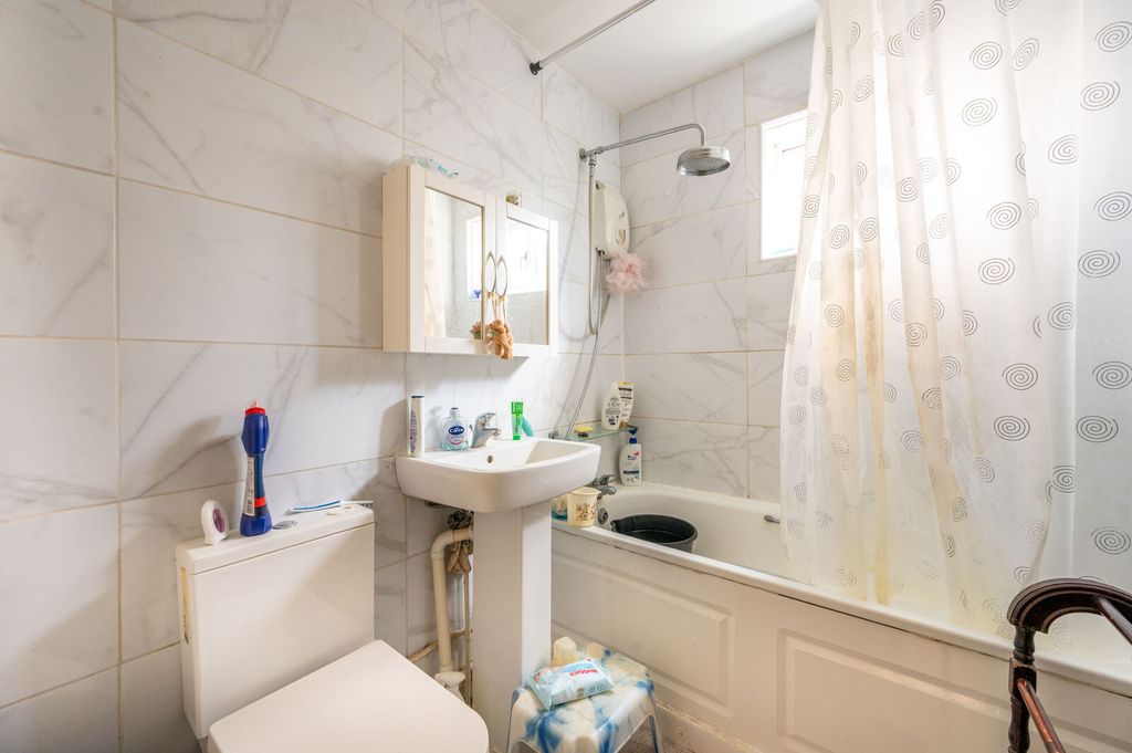 Property photo 1 of 4