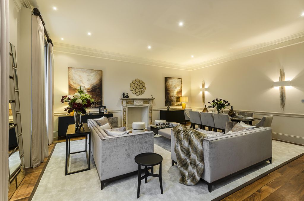 Property photo 3 of 25 Reception