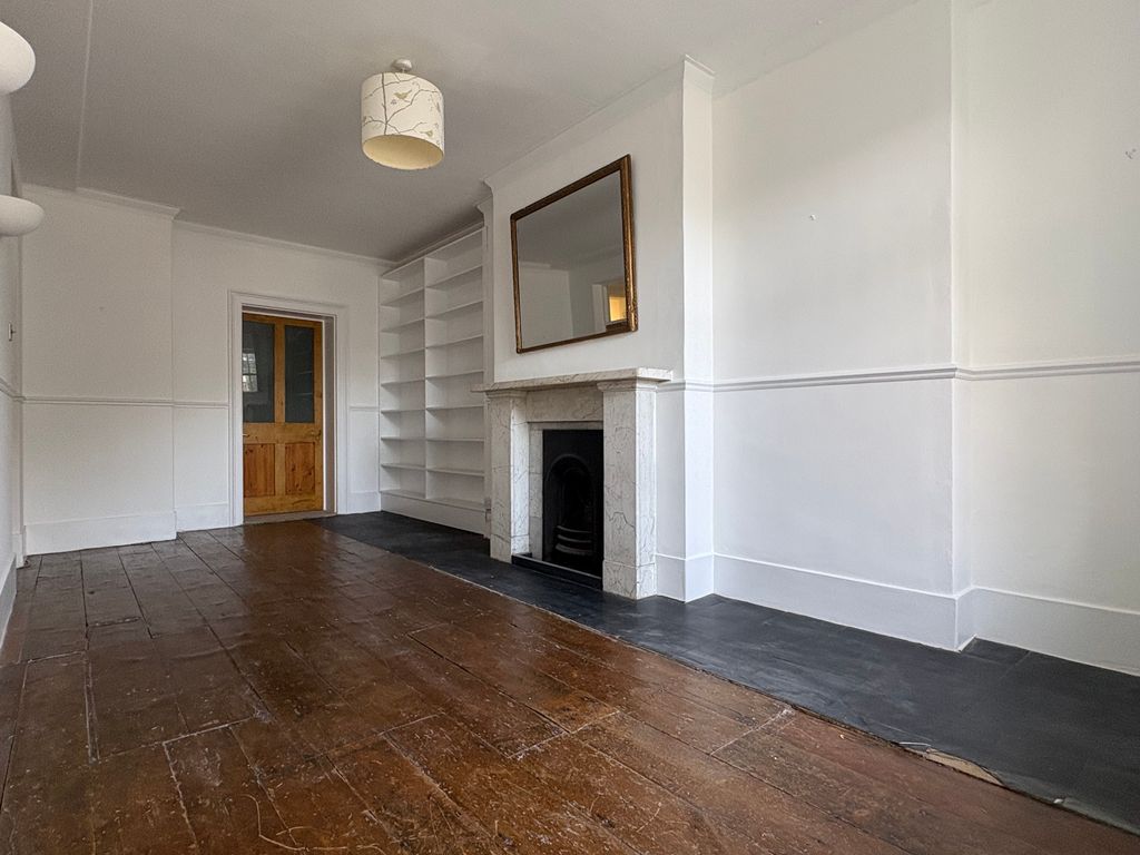 Property photo 2 of 26