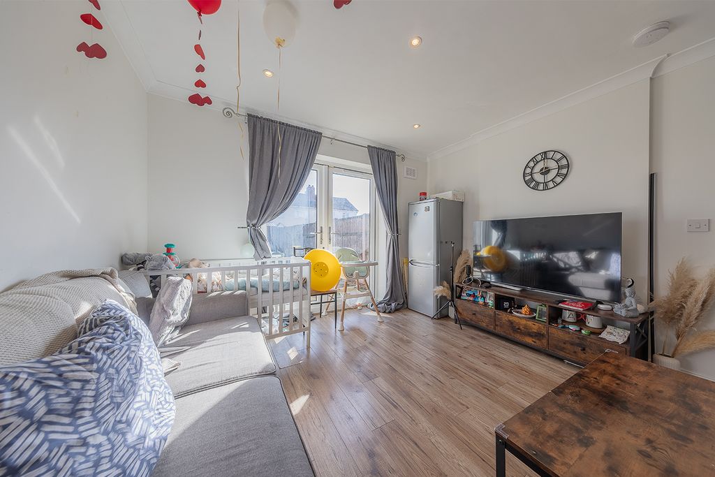 Property photo 3 of 16