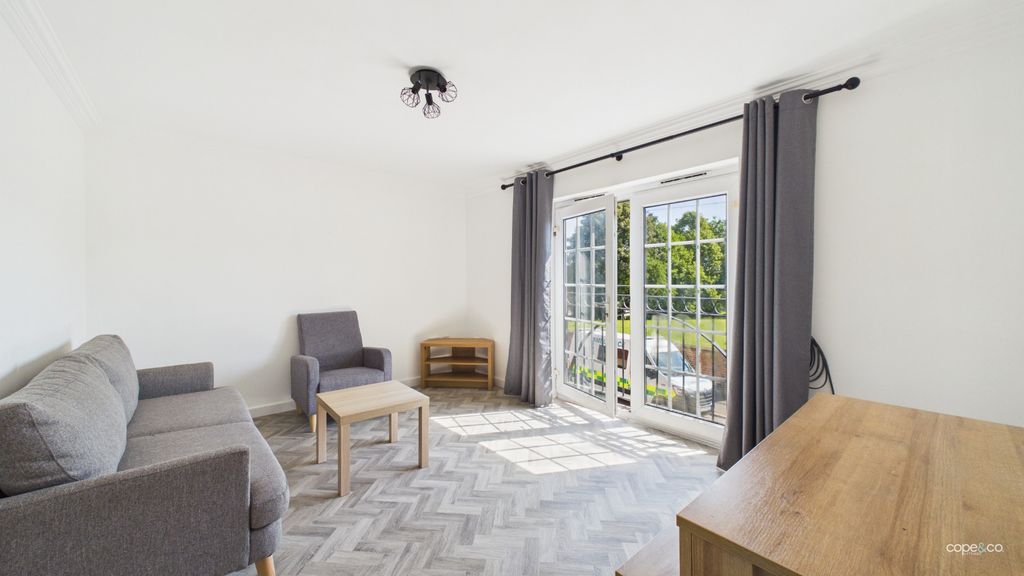 Property photo 3 of 10 5272255