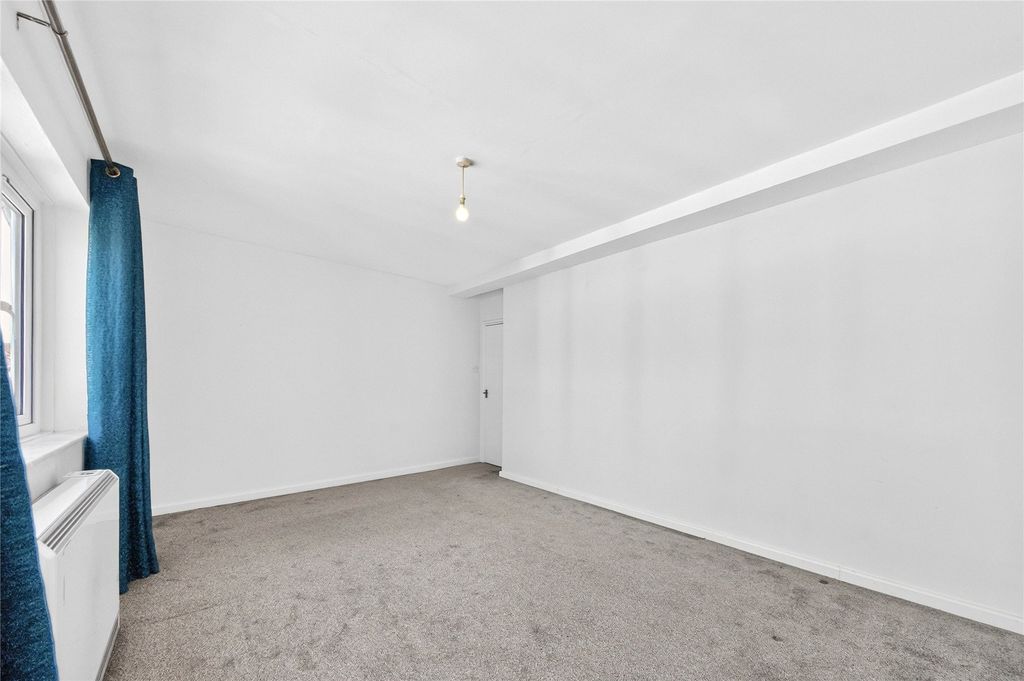Property photo 3 of 12 Picture No. 10