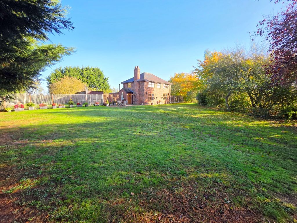 Property photo 2 of 26