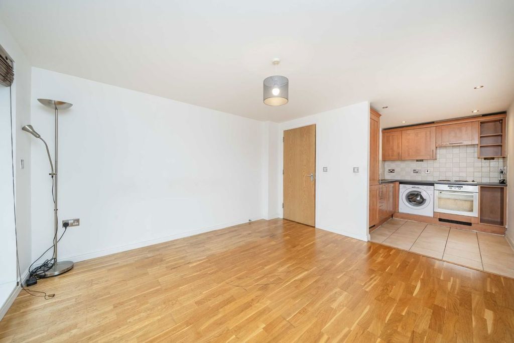 Property photo 3 of 7