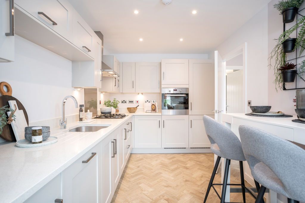 Property photo 3 of 13 Kitchen