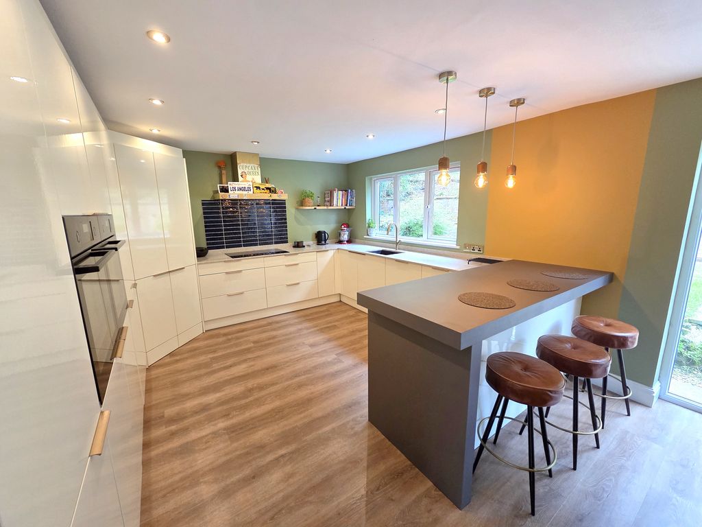 Property photo 2 of 40