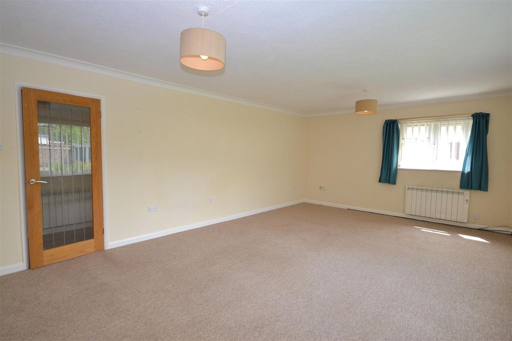 Property photo 3 of 10 2 (75).Png