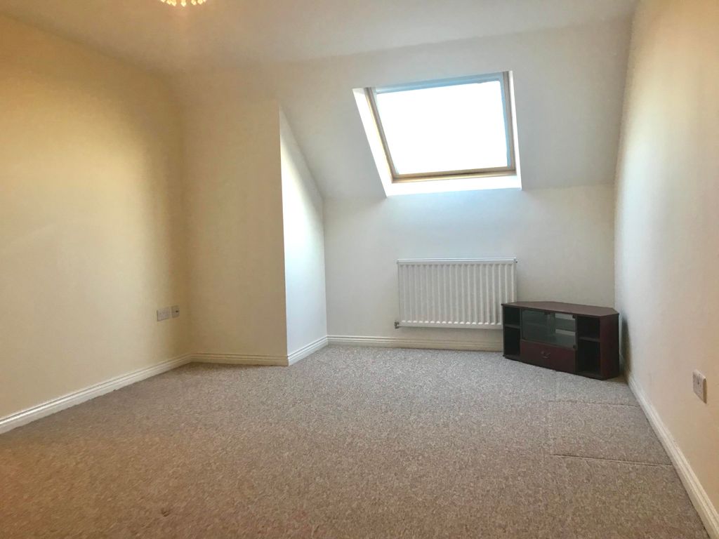 Property photo 2 of 17 Image