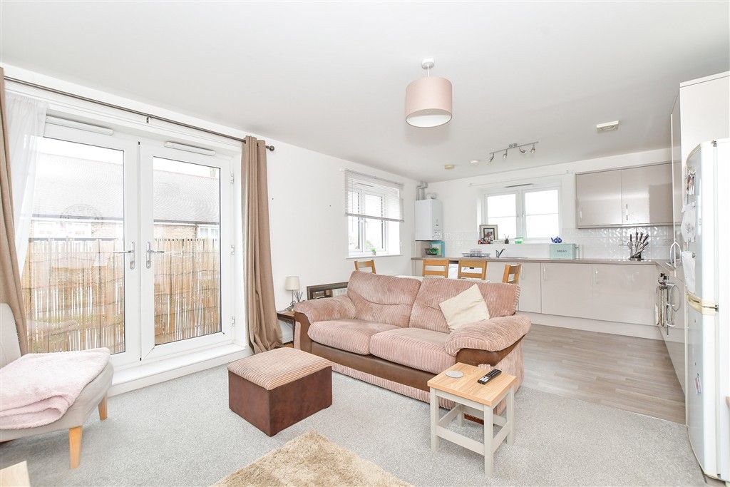 Property photo 2 of 10 Lounge/ Kitchen