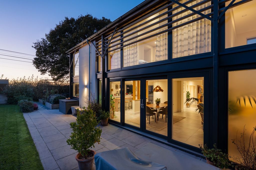 Property photo 2 of 50