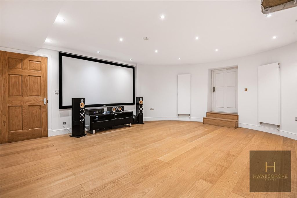 Additional image 15 of 9 bed detached house to rentHadley Green Road, Barnet EN5