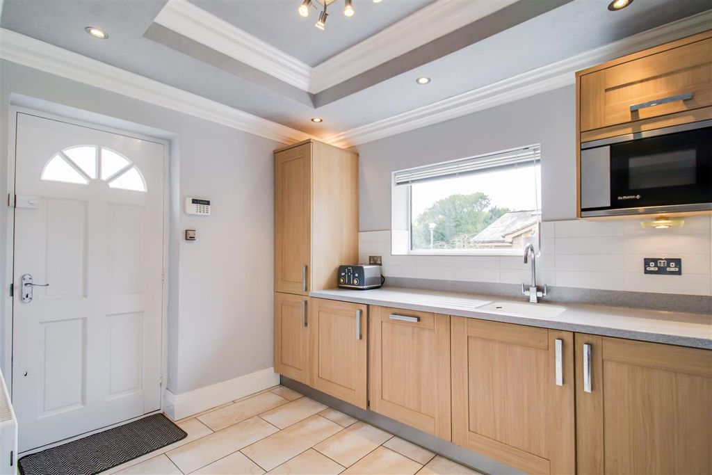 Additional image 6 of 3 bed detached house for saleWakefield Road, Earlsheaton, Dewsbury WF12