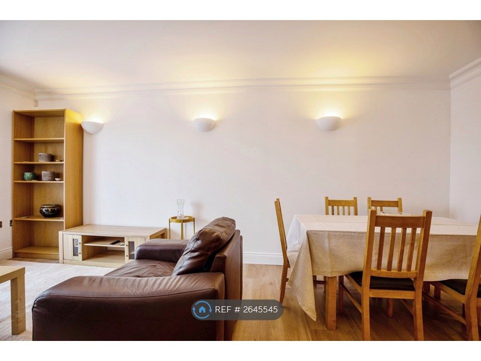 Property photo 2 of 20 Living Room