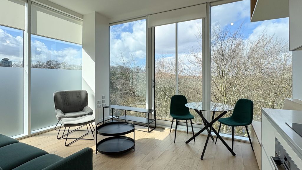 Property photo 1 of 25 Living Room