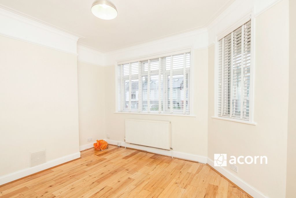 Property photo 3 of 10 Reception