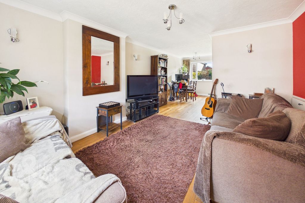 Property photo 2 of 19