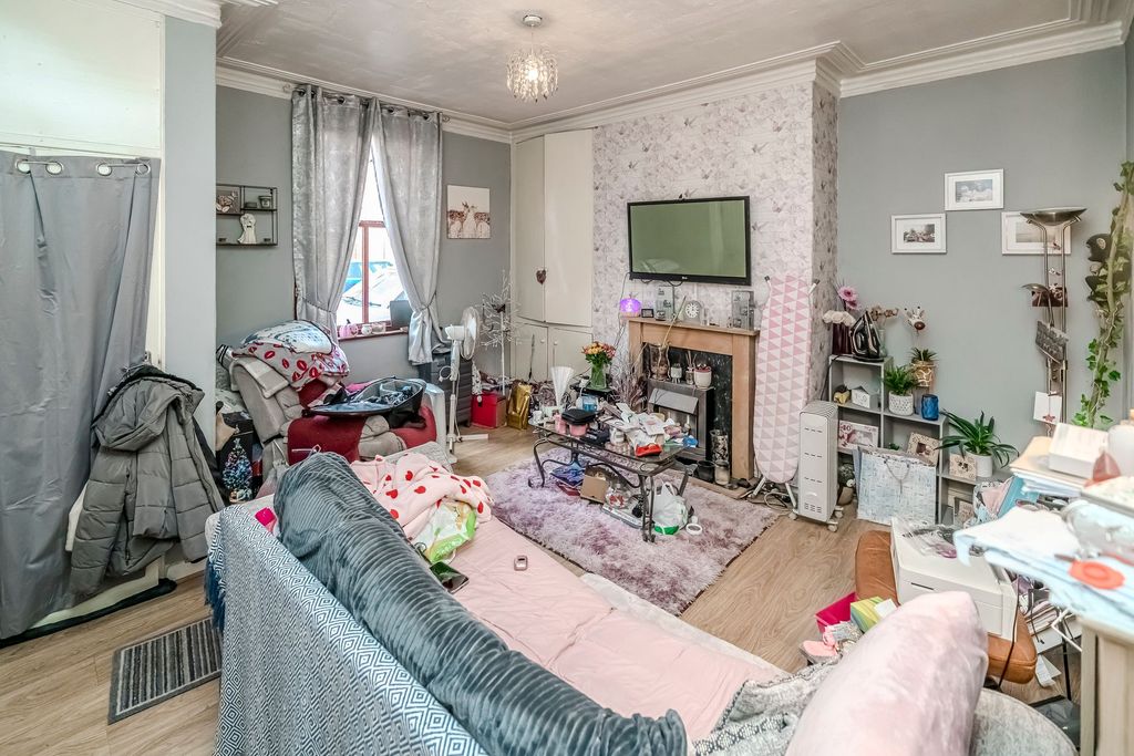 Property photo 2 of 26