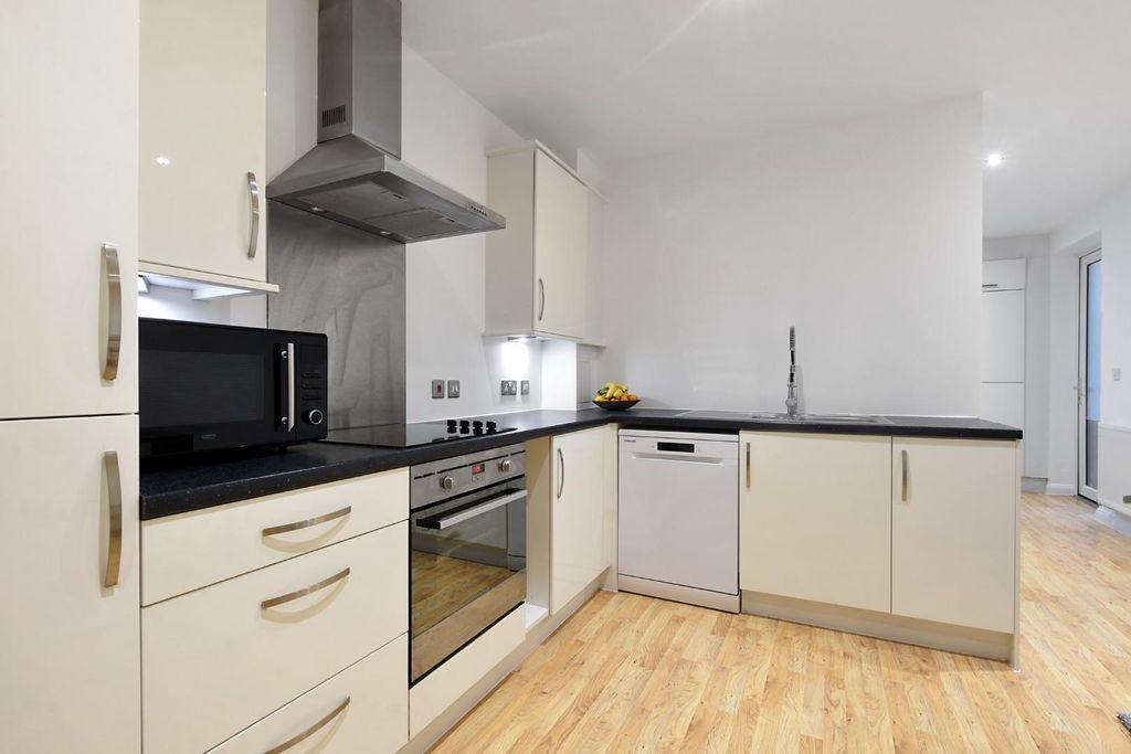 Property photo 3 of 15 Kitchen