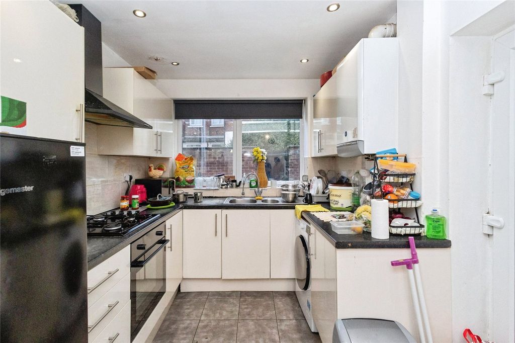 Property photo 2 of 20 Picture No. 13