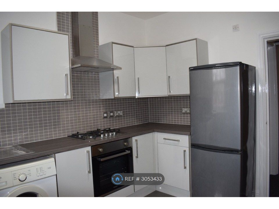 Property photo 2 of 9 Kitchen 1