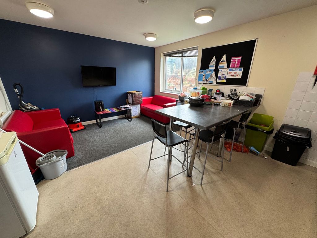 Property photo 3 of 4