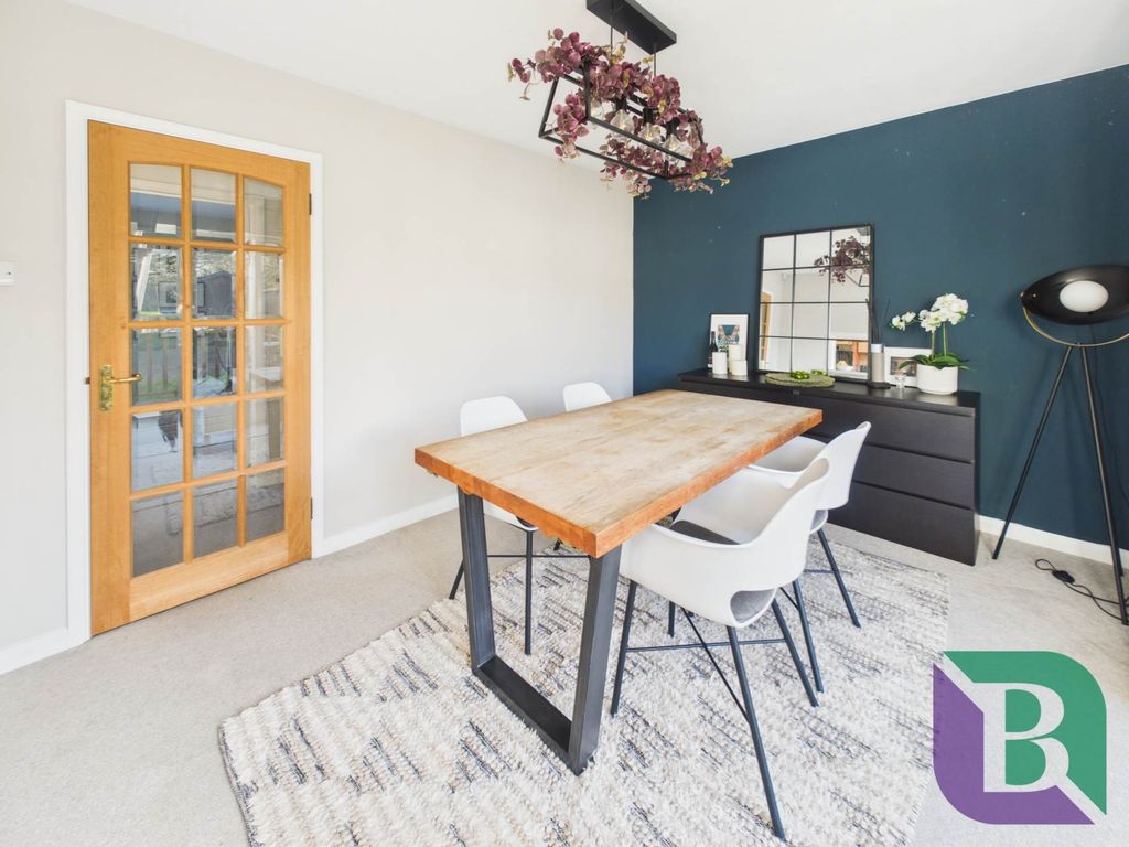 Property photo 3 of 34