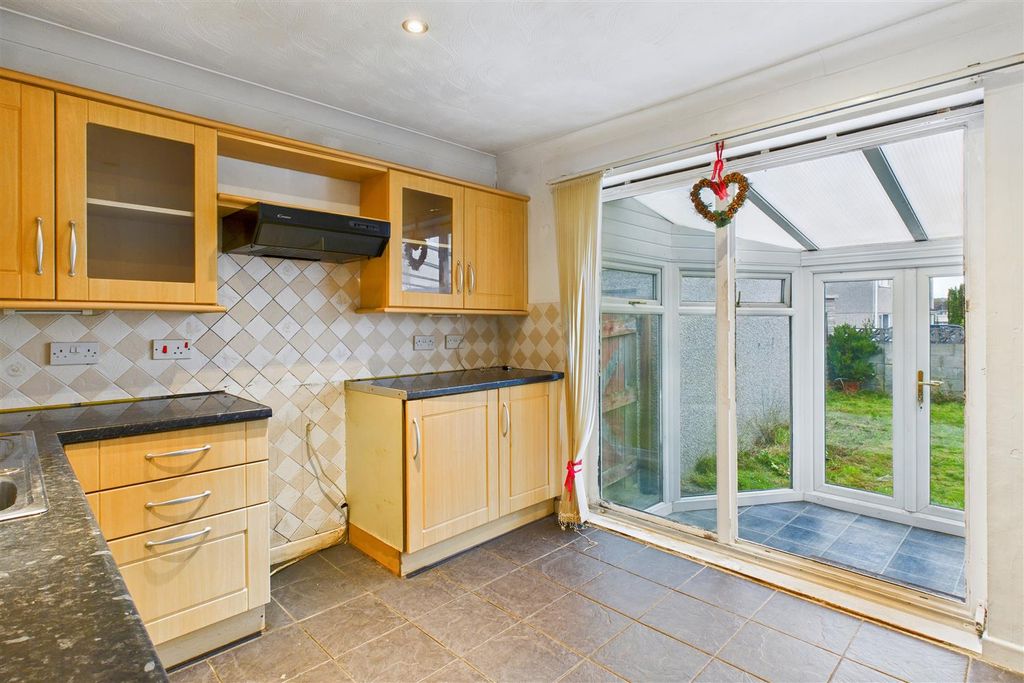 Property photo 3 of 12 Kitchen And Conservatory