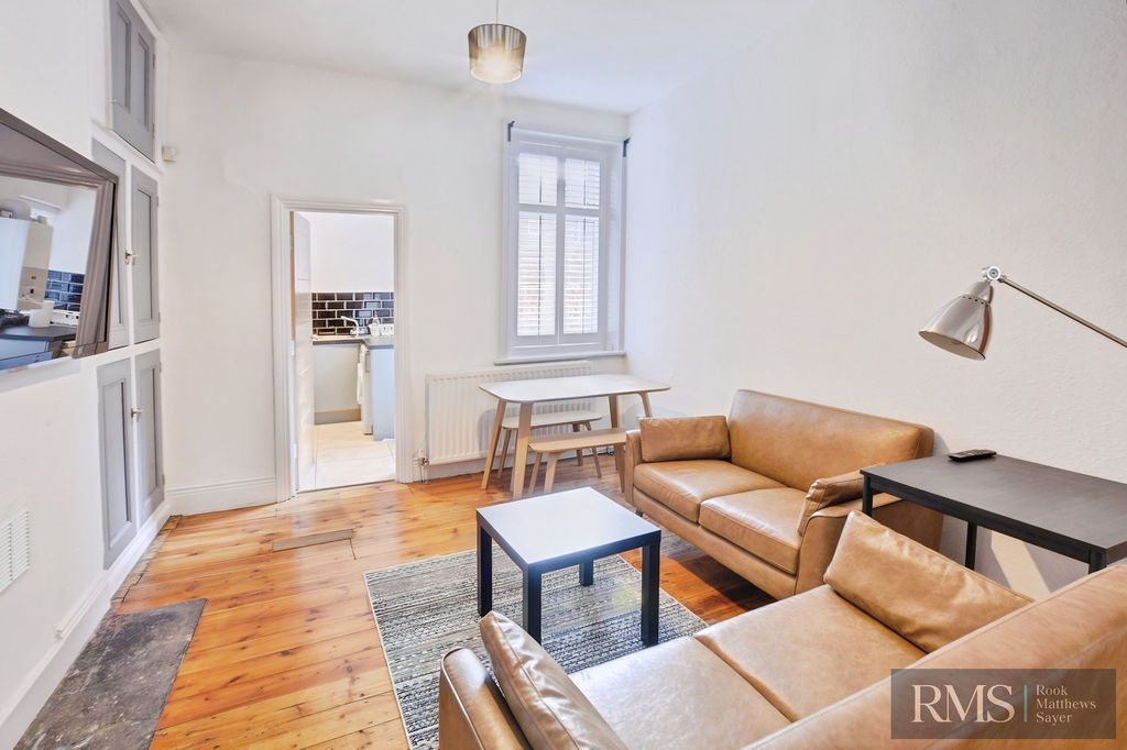 Property photo 3 of 11 Photo 10