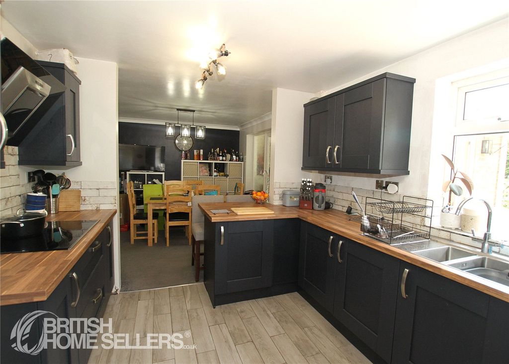 Property photo 3 of 19 Picture No. 17