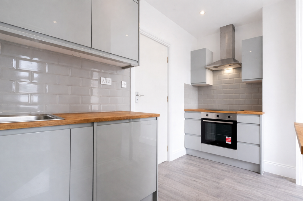 Property photo 1 of 18 F4 Basaing 18