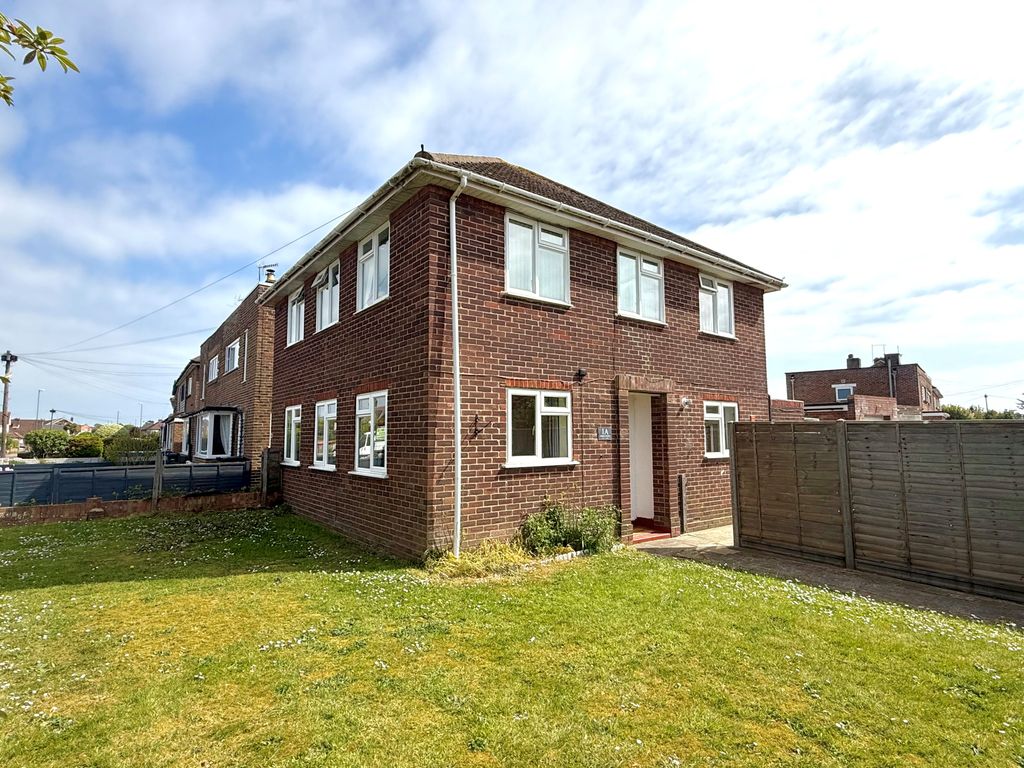 Property photo 1 of 10 1A Jubilee Avenue Front