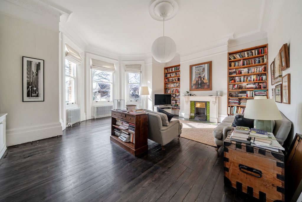 Property photo 2 of 20 Reception