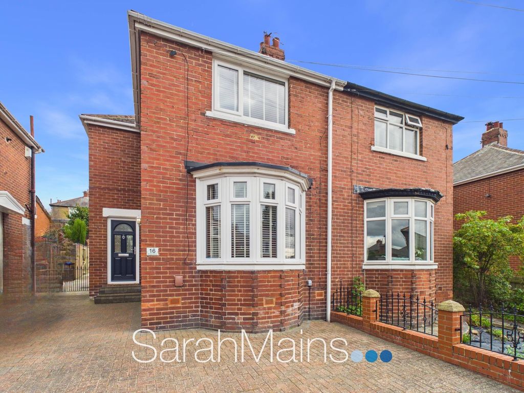 Property photo 1 of 11 External