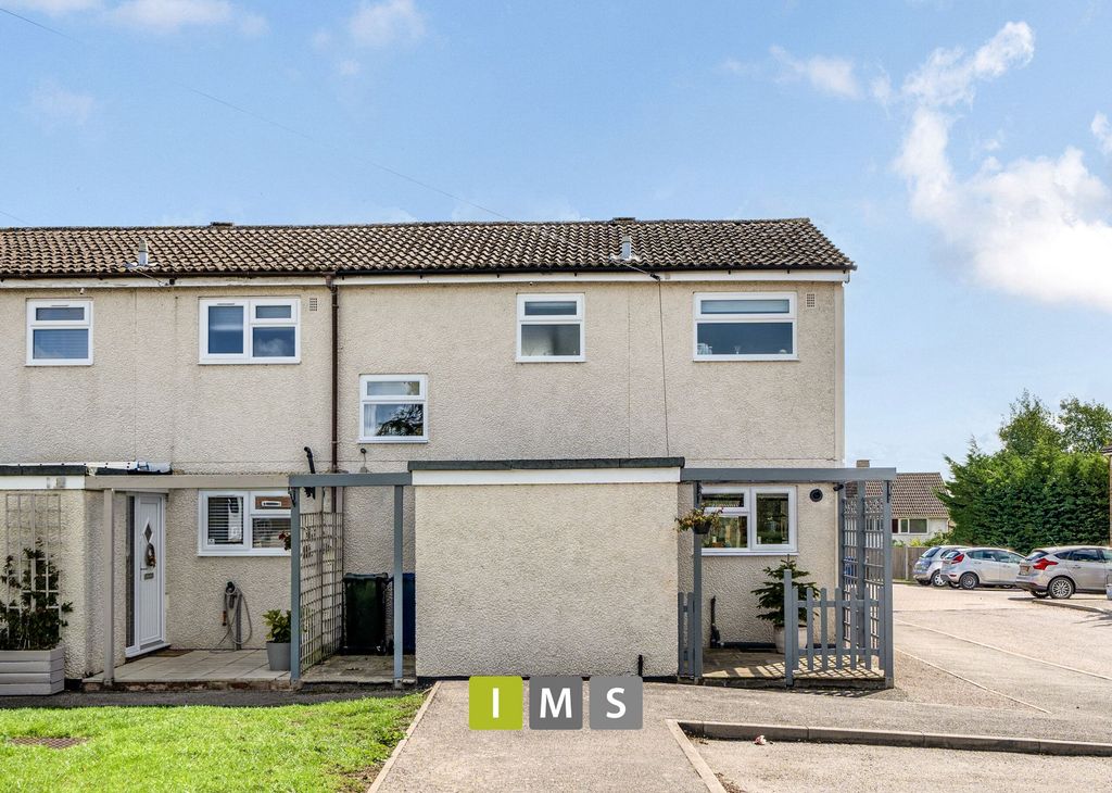 Property photo 2 of 18