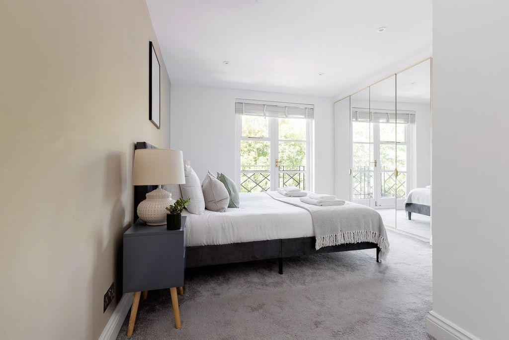 Property photo 3 of 21 Bedroom