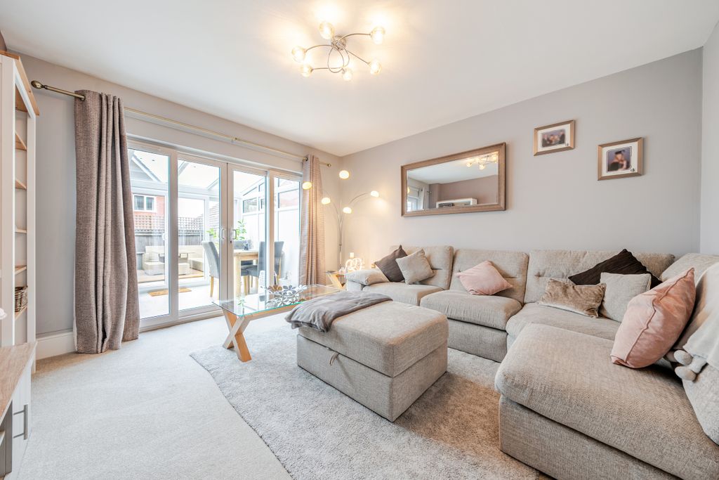 Property photo 2 of 20 Living Room