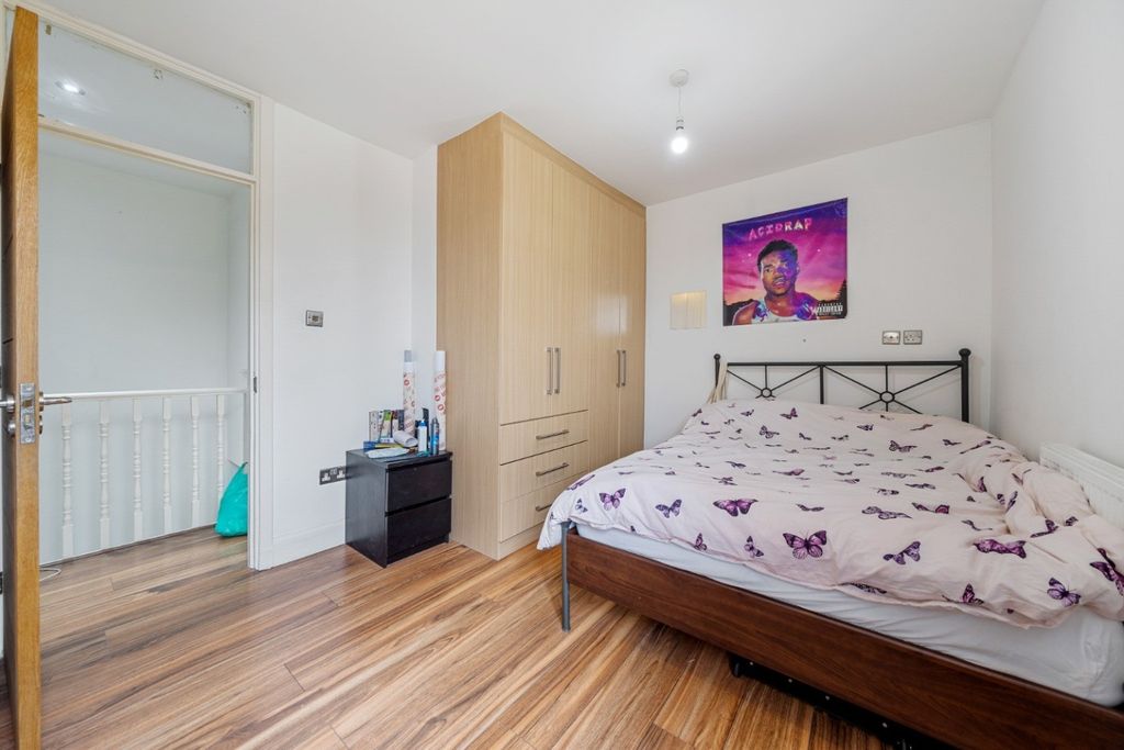 Property photo 2 of 11 5287721