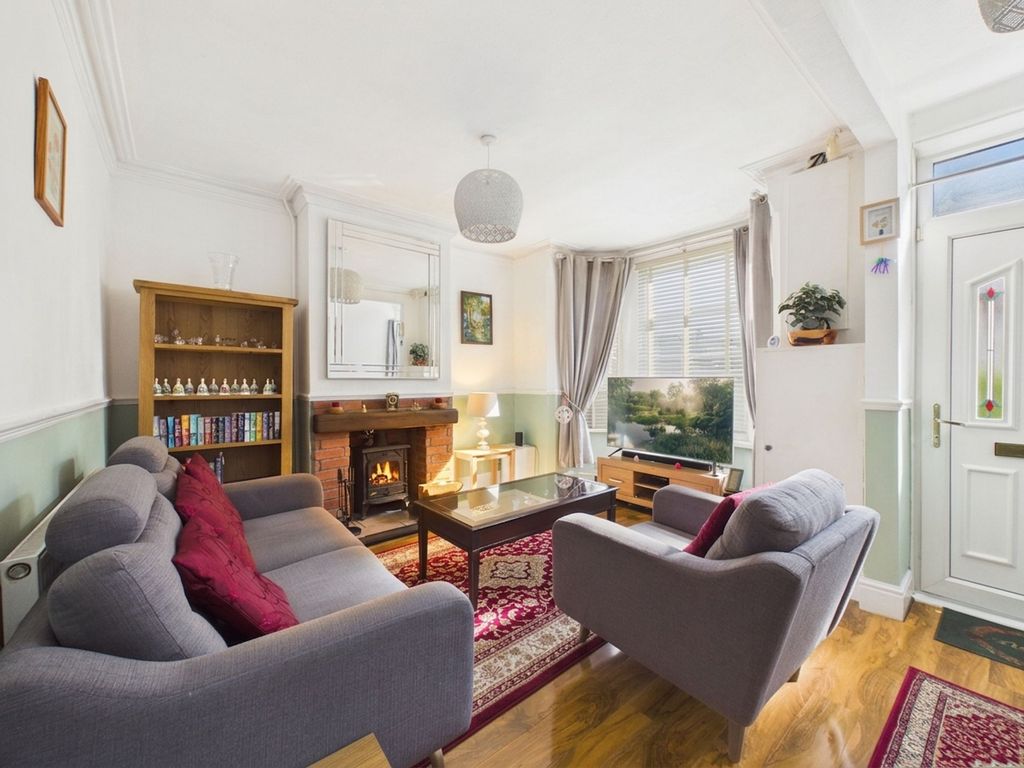 Property photo 2 of 19 Lounge