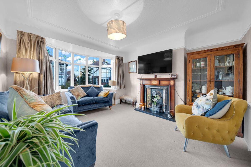 Property photo 2 of 29