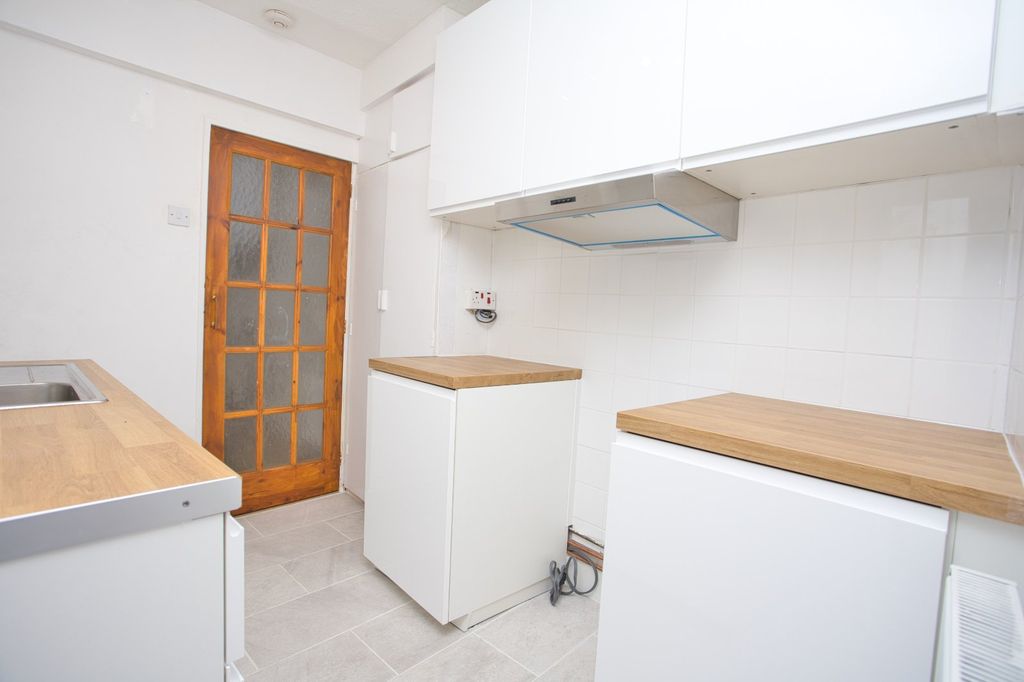 Property photo 3 of 11 Picture 3