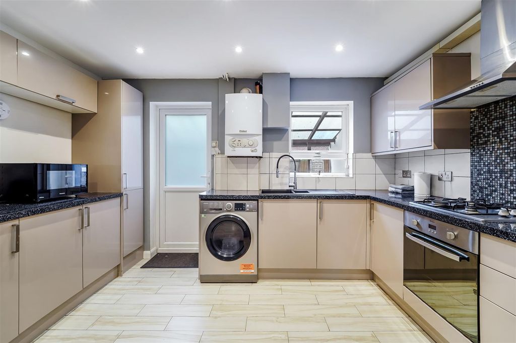 Property photo 2 of 12