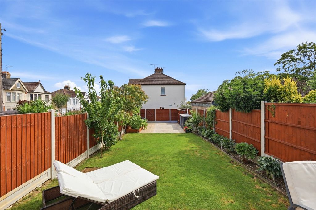Property photo 2 of 19 Picture No. 27
