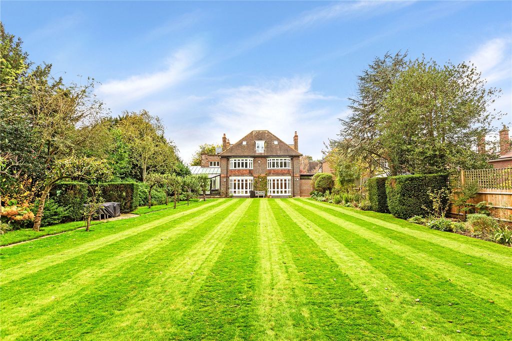 Property photo 2 of 22 Garden